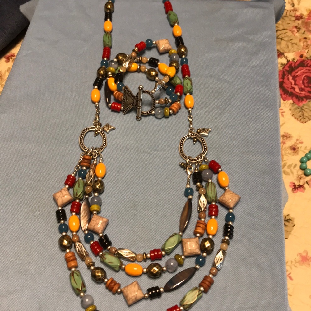 Necklace and bracelet set from Premier Design